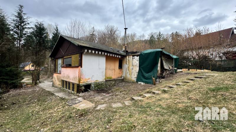 SEVER -  ČERMEĽ - ALPINKA. DREVENÁ rekreačná CHATA  zast. plocha 43 m2