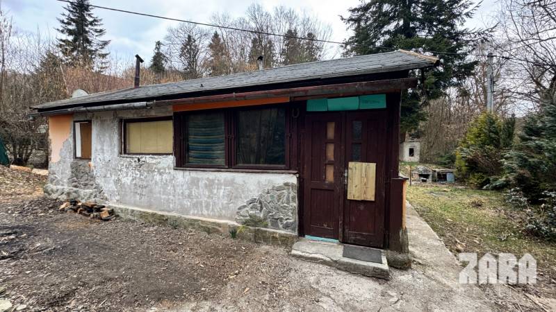 SEVER -  ČERMEĽ - ALPINKA. DREVENÁ rekreačná CHATA  zast. plocha 43 m2