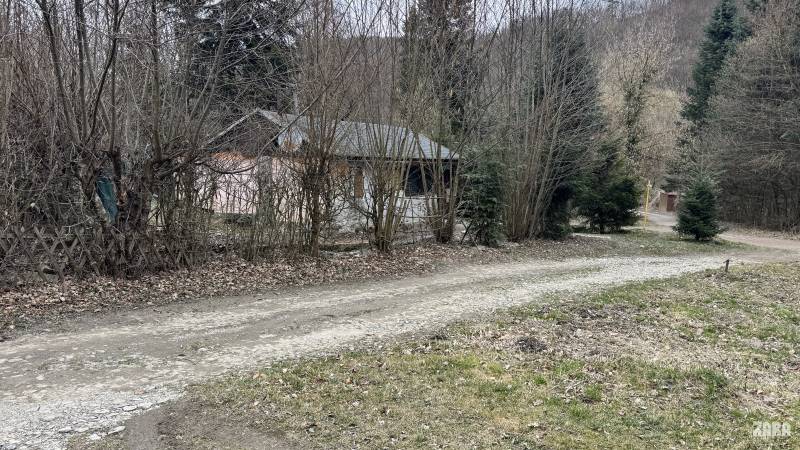 SEVER -  ČERMEĽ - ALPINKA. DREVENÁ rekreačná CHATA  zast. plocha 43 m2