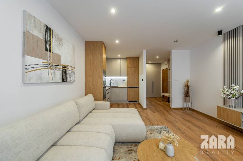 KVP Húsková - TOP PONUKA,  krásny 3 izbový byt. 63 m2 + loggia