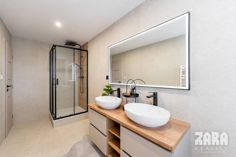 KVP Húsková - TOP PONUKA,  krásny 3 izbový byt. 63 m2 + loggia