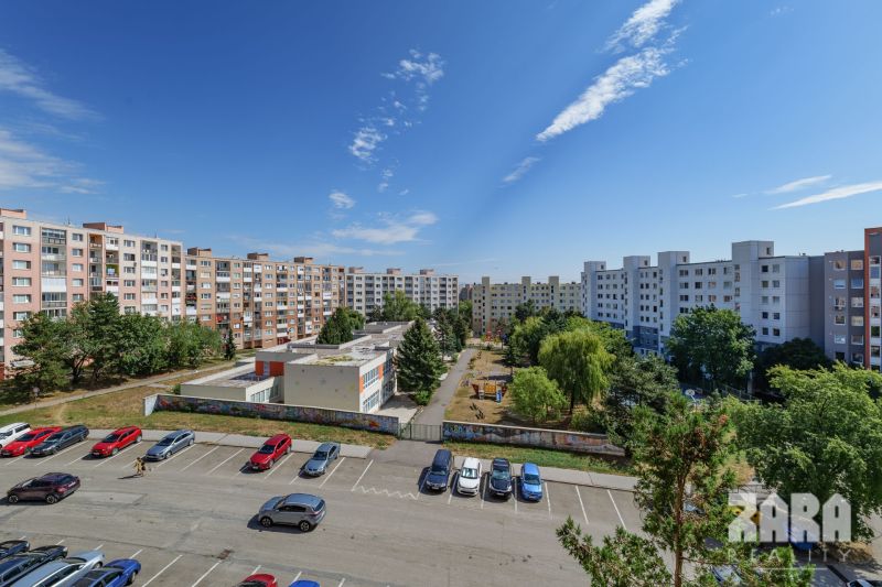 KVP Húsková - NOVINKA: MODERNÝ- ZARIADENÝ 3 izbový byt. 62 m2 + loggia