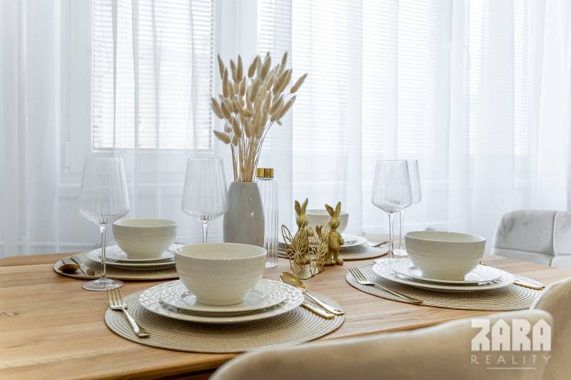 KVP Húsková - TOP PONUKA,  krásny 3 izbový byt. 63 m2 + loggia