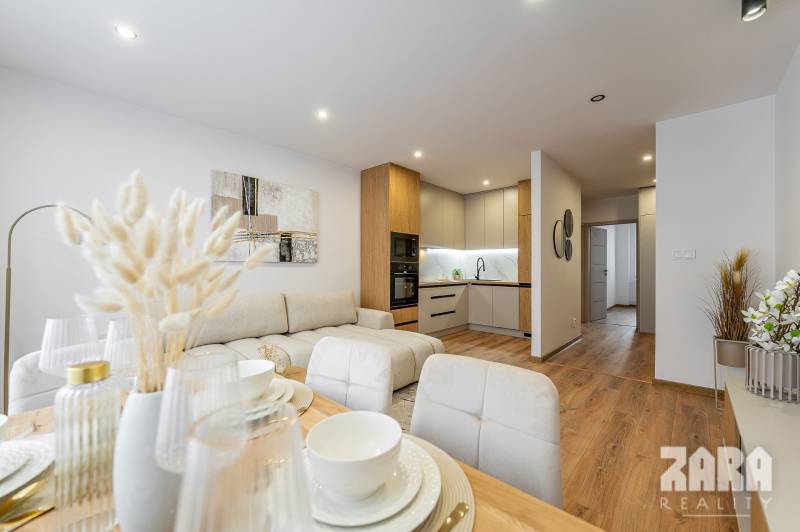 KVP Húsková - TOP PONUKA,  krásny 3 izbový byt. 63 m2 + loggia