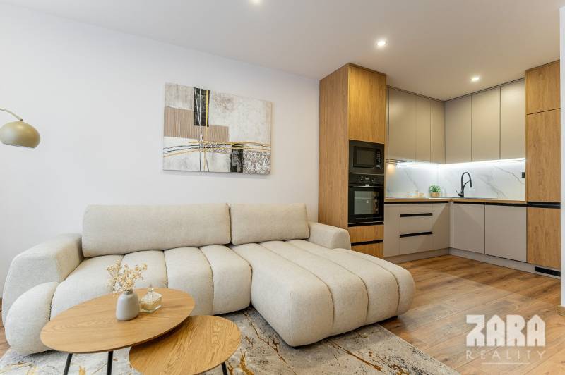 KVP Húsková - TOP PONUKA,  krásny 3 izbový byt. 63 m2 + loggia