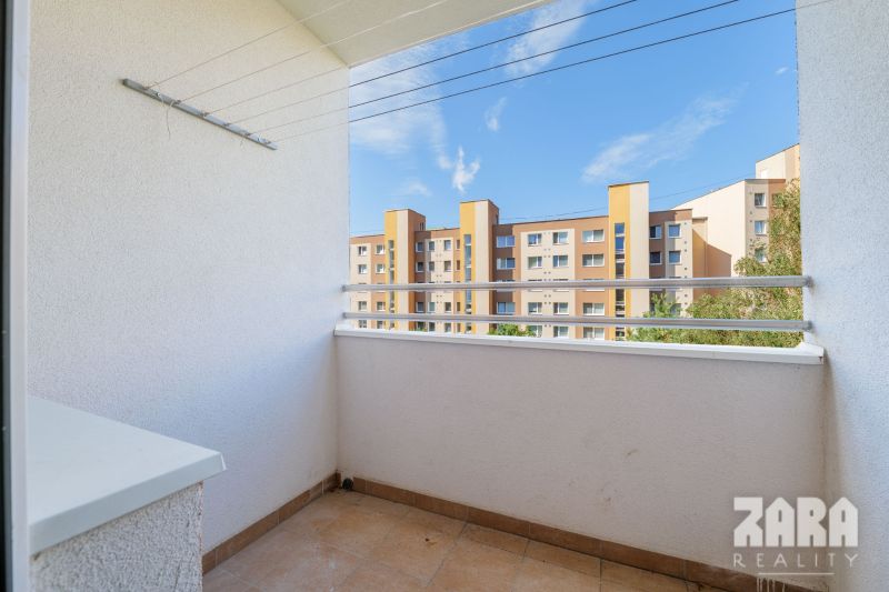 KVP Húsková - NOVINKA: MODERNÝ- ZARIADENÝ 3 izbový byt. 62 m2 + loggia