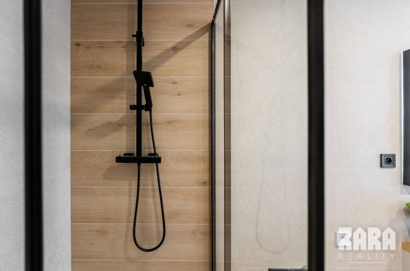 KVP Húsková - TOP PONUKA,  krásny 3 izbový byt. 63 m2 + loggia