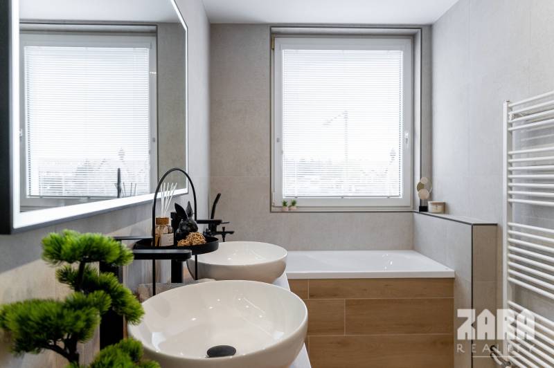 KVP Húsková - TOP PONUKA,  krásny 3 izbový byt. 63 m2 + loggia