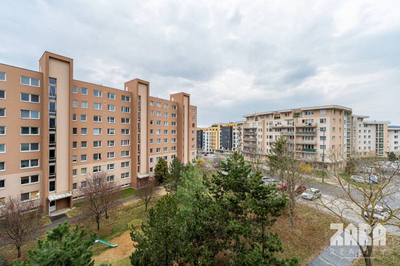 KVP Húsková - TOP PONUKA,  krásny 3 izbový byt. 63 m2 + loggia