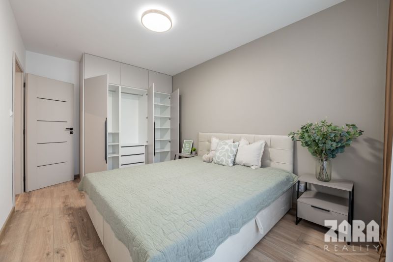 KVP Húsková - NOVINKA: MODERNÝ- ZARIADENÝ 3 izbový byt. 62 m2 + loggia