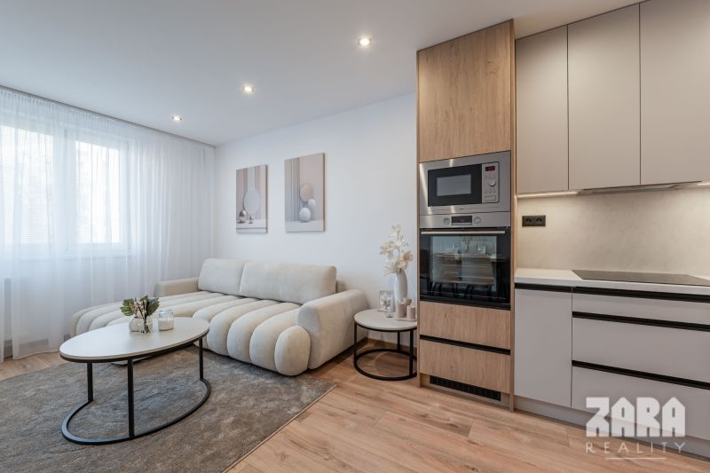 KVP Húsková - NOVINKA: MODERNÝ- ZARIADENÝ 3 izbový byt. 62 m2 + loggia