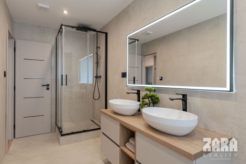 KVP Húsková - NOVINKA: MODERNÝ- ZARIADENÝ 3 izbový byt. 62 m2 + loggia