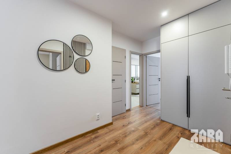 KVP Húsková - TOP PONUKA,  krásny 3 izbový byt. 63 m2 + loggia