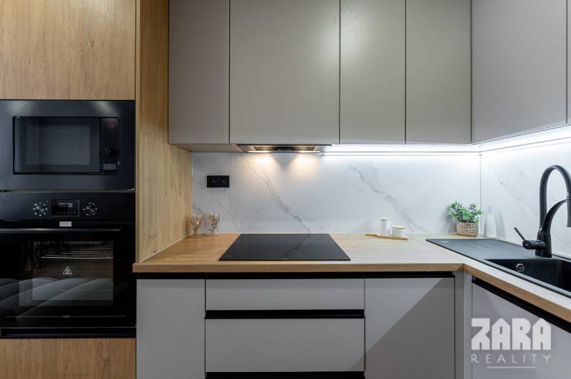 KVP Húsková - TOP PONUKA,  krásny 3 izbový byt. 63 m2 + loggia