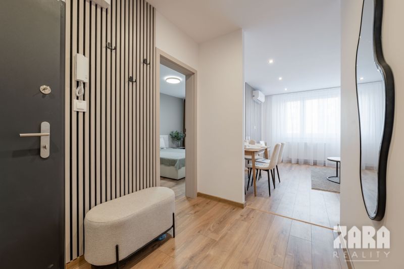 KVP Húsková - NOVINKA: MODERNÝ- ZARIADENÝ 3 izbový byt. 62 m2 + loggia