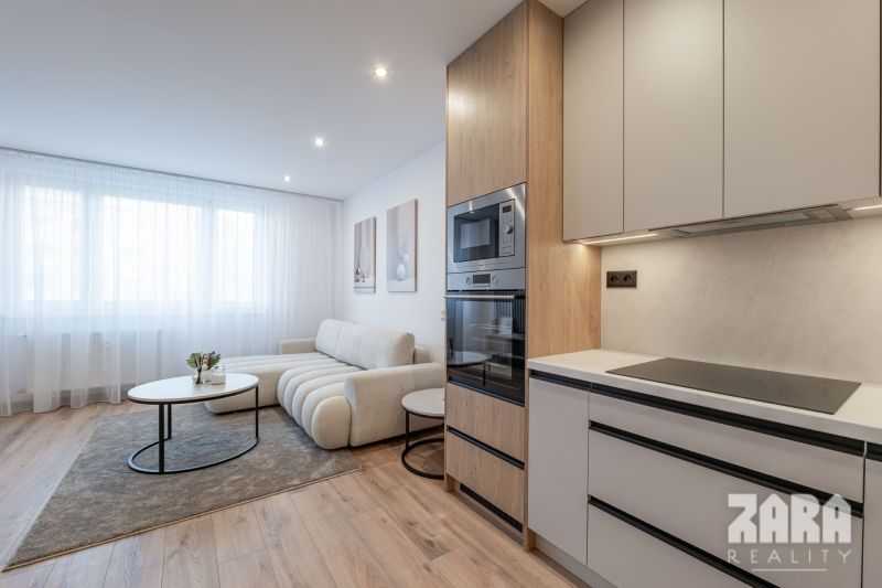 KVP Húsková - NOVINKA: MODERNÝ- ZARIADENÝ 3 izbový byt. 62 m2 + loggia