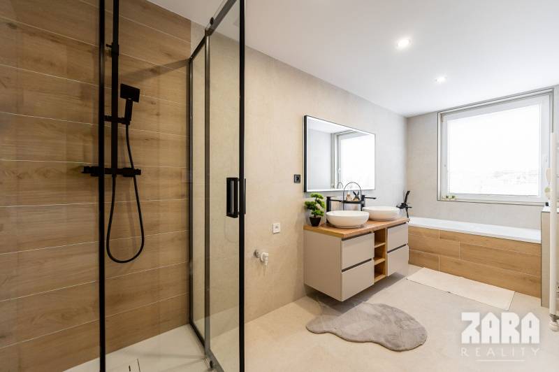 KVP Húsková - TOP PONUKA,  krásny 3 izbový byt. 63 m2 + loggia