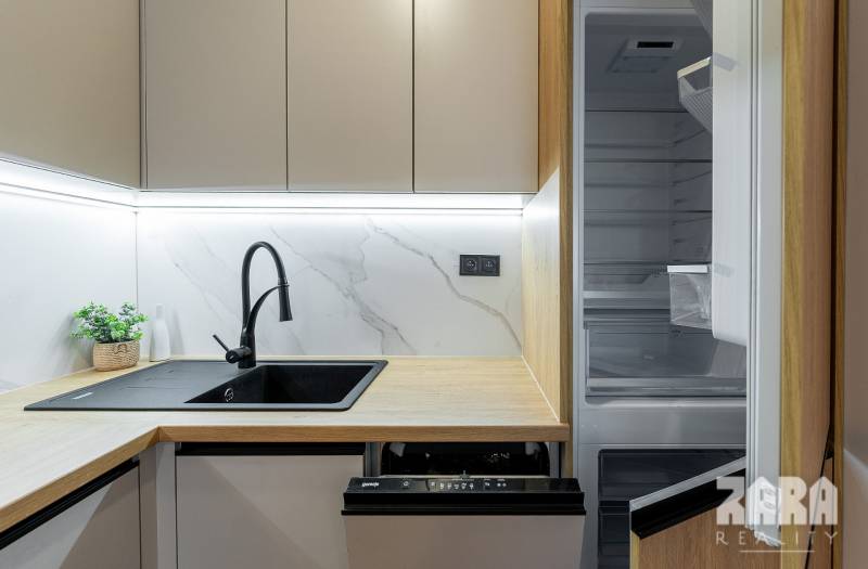 KVP Húsková - TOP PONUKA,  krásny 3 izbový byt. 63 m2 + loggia