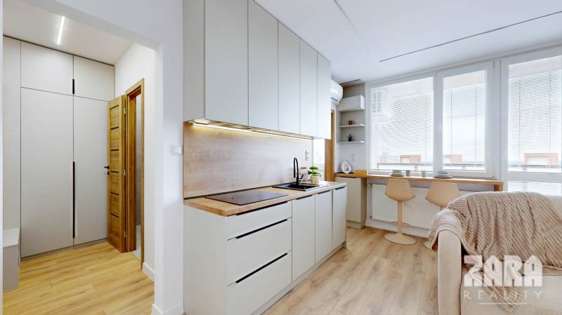 KVP - HEMERKOVA, MODERNÝ, ZARIADENÝ ŠTÝLOVÝ 1,5 izb. byt + loggia.