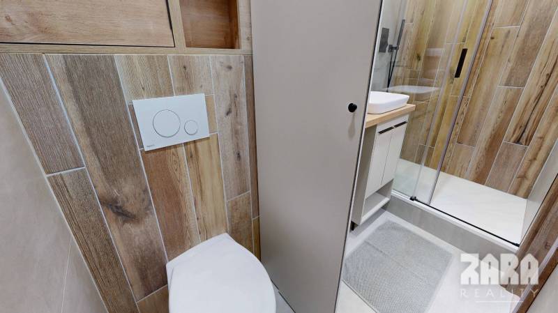 KVP - HEMERKOVA, MODERNÝ, ZARIADENÝ ŠTÝLOVÝ 1,5 izb. byt + loggia.