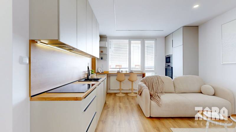 KVP - HEMERKOVA, MODERNÝ, ZARIADENÝ ŠTÝLOVÝ 1,5 izb. byt + loggia.