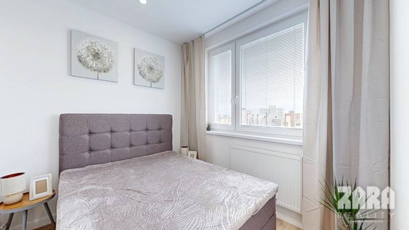 KVP - HEMERKOVA, MODERNÝ, ZARIADENÝ ŠTÝLOVÝ 1,5 izb. byt + loggia.