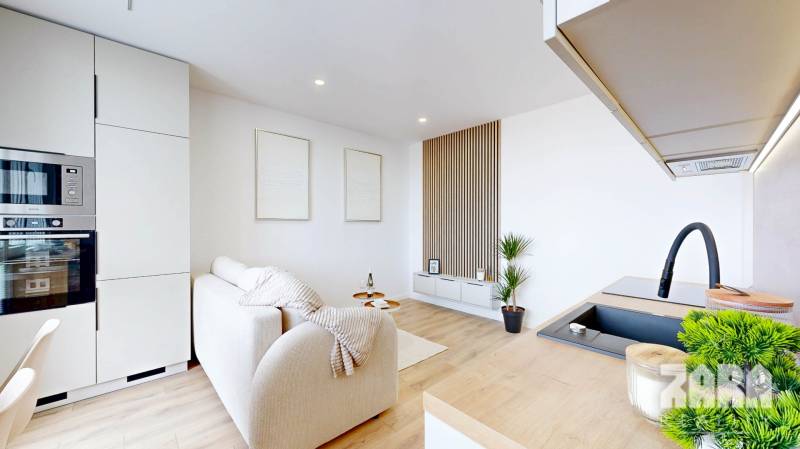 KVP - HEMERKOVA, MODERNÝ, ZARIADENÝ ŠTÝLOVÝ 1,5 izb. byt + loggia.