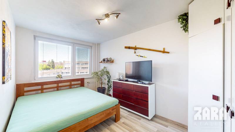 Clementisova - pekný 4.izbyt kompletná rekonštrukcia. 70 m2 +loggia