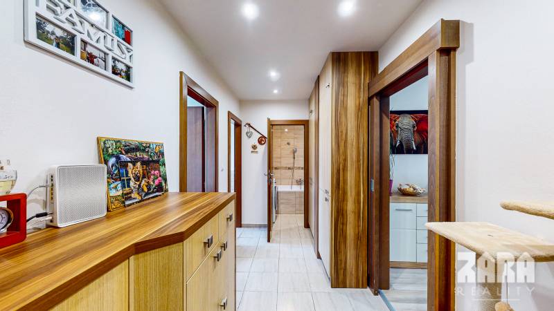 Clementisova - pekný 4.izbyt kompletná rekonštrukcia. 70 m2 +loggia