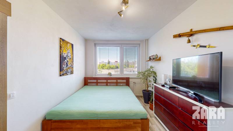 Clementisova - pekný 4.izbyt kompletná rekonštrukcia. 70 m2 +loggia