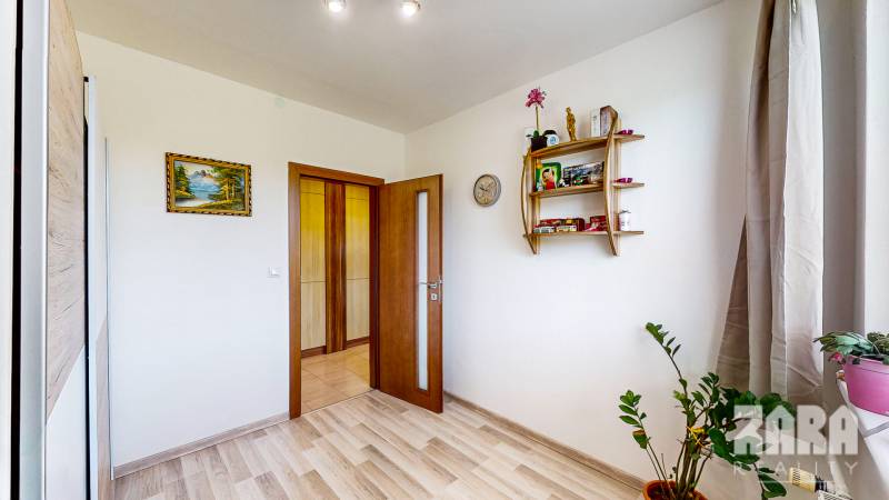 Clementisova - pekný 4.izbyt kompletná rekonštrukcia. 70 m2 +loggia