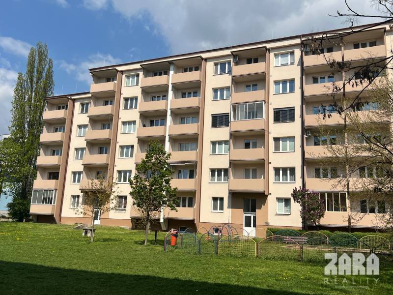 JUH - MUDROŇOVA -TOP PONUKA : 3 izb. TEHLOVÝ BYT + LOGGIA