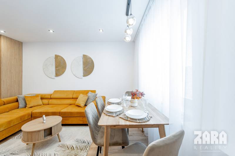 JUH - MUDROŇOVA -TOP PONUKA : 3 izb. TEHLOVÝ BYT + LOGGIA