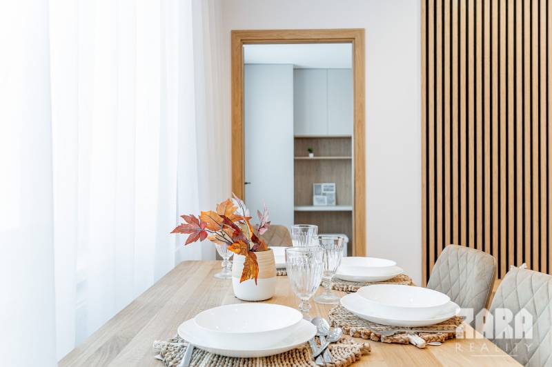 JUH - MUDROŇOVA -TOP PONUKA : 3 izb. TEHLOVÝ BYT + LOGGIA