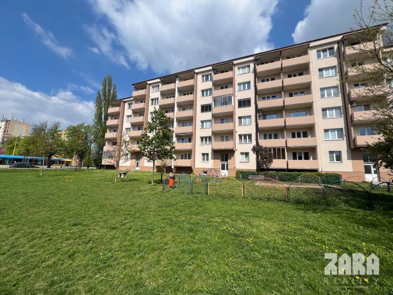 JUH - MUDROŇOVA -TOP PONUKA : 3 izb. TEHLOVÝ BYT + LOGGIA