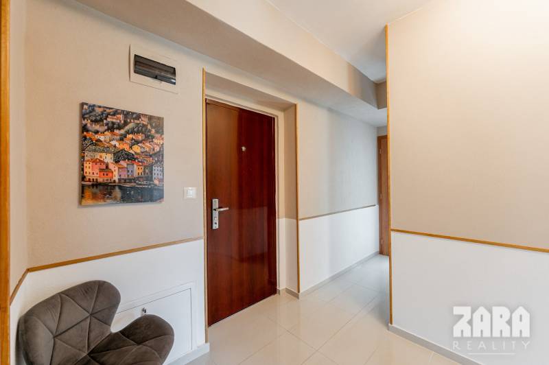 SEVER - 3 izb. TEHLOVÝ BYT 76 m²  + 12 m² BALKÓN. Byt. dom - r. 2010