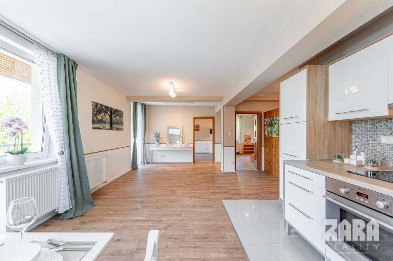 SEVER - 3 izb. TEHLOVÝ BYT 76 m²  + 12 m² BALKÓN. Byt. dom - r. 2010