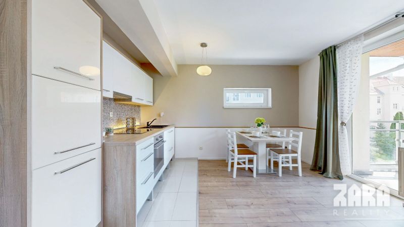 SEVER - 3 izb. TEHLOVÝ BYT 76 m²  + 12 m² BALKÓN. Možnosť kúpy garáže.