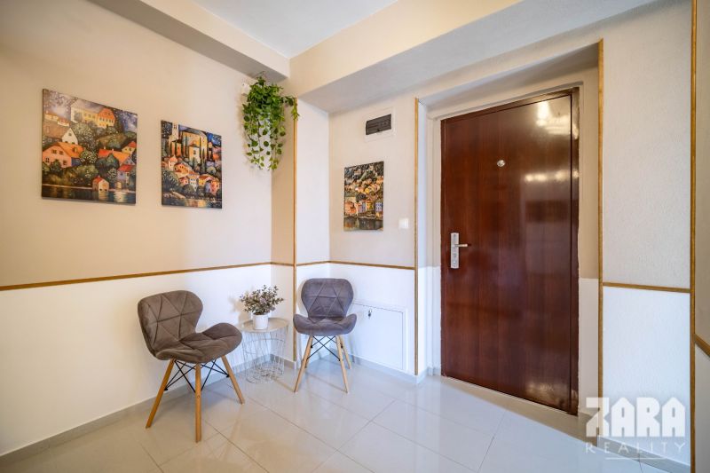 SEVER - 3 izb. TEHLOVÝ BYT 76 m²  + 12 m² BALKÓN. Možnosť kúpy garáže.