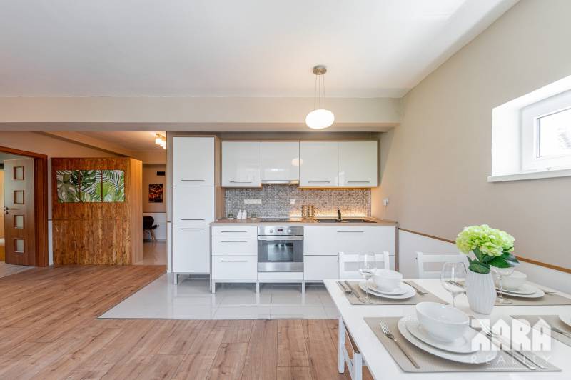 SEVER - 3 izb. TEHLOVÝ BYT 76 m²  + 12 m² BALKÓN. Byt. dom - r. 2010