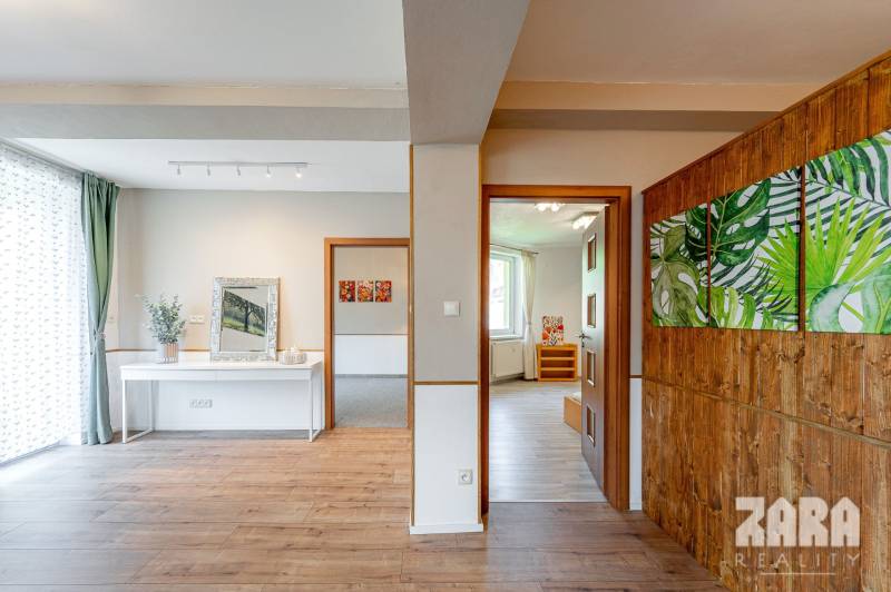 SEVER - 3 izb. TEHLOVÝ BYT 76 m²  + 12 m² BALKÓN. Možnosť kúpy garáže.