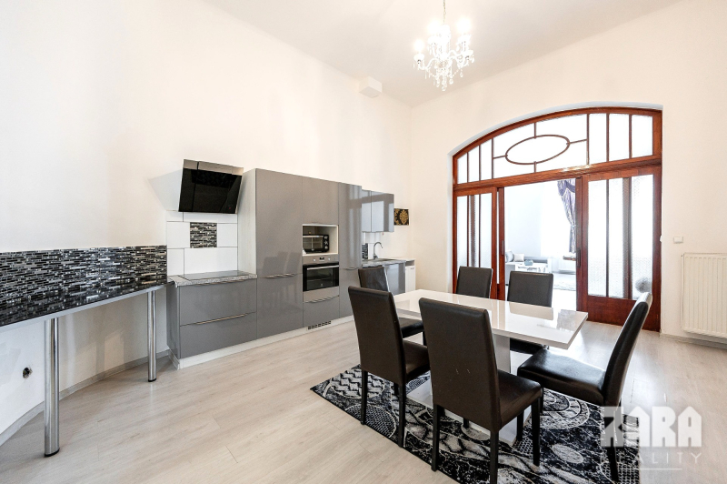 Štúrová - Košice -JUH, lukratívny 3. i. priestor  - 93 m2. Centrum 