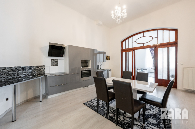 Štúrová - Košice -JUH, lukratívny 3. i. priestor  - 93 m2. Centrum 