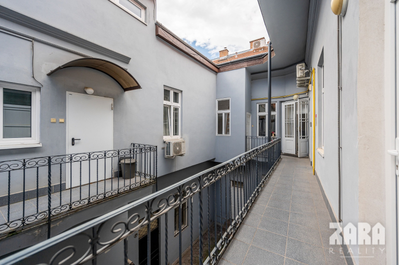 Štúrová - Košice -JUH, lukratívny 3. i. priestor  - 93 m2. Centrum 