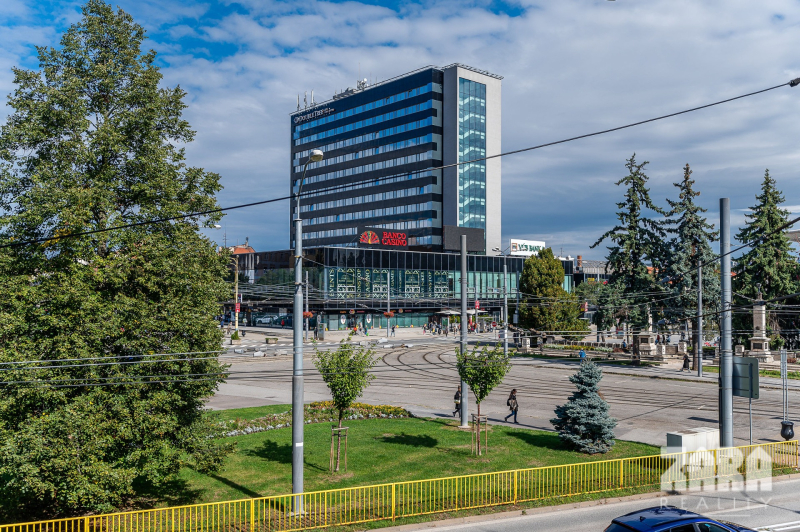 Štúrová - Košice -JUH, lukratívny 3. i. priestor  - 93 m2. Centrum 