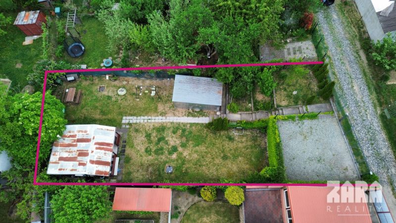 Záhrada Vyšná Hutka (38) hranice.JPG