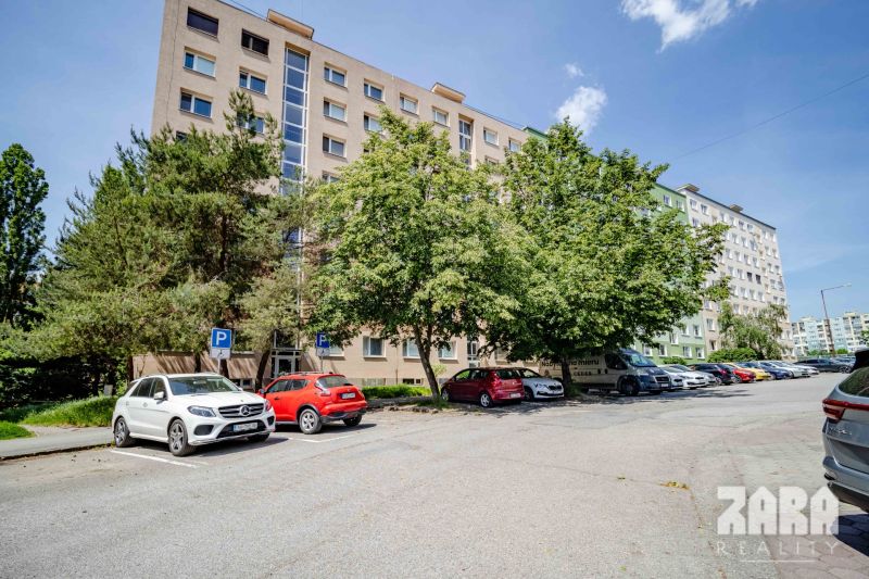 KVP ČORDÁKOVÁ - KLIMATIZOVANÝ 3 izbový byt, 70 m2 + loggia. KR