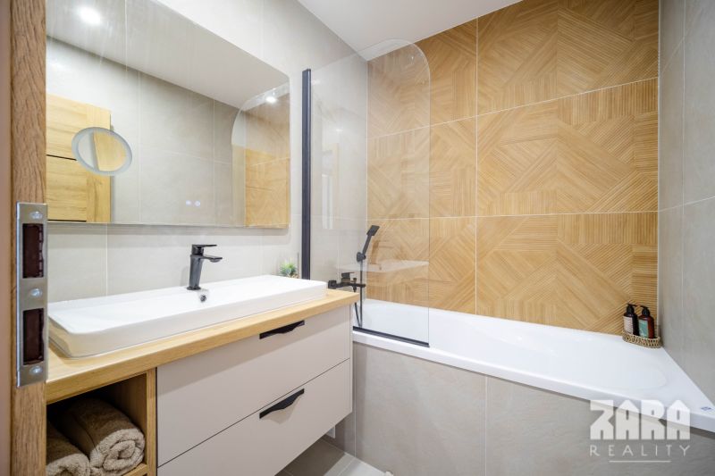 KVP ČORDÁKOVÁ - KLIMATIZOVANÝ 3 izbový byt, 70 m2 + loggia. KR