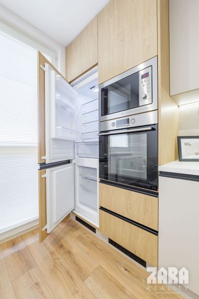 KVP ČORDÁKOVÁ - KLIMATIZOVANÝ 3 izbový byt, 70 m2 + loggia. KR