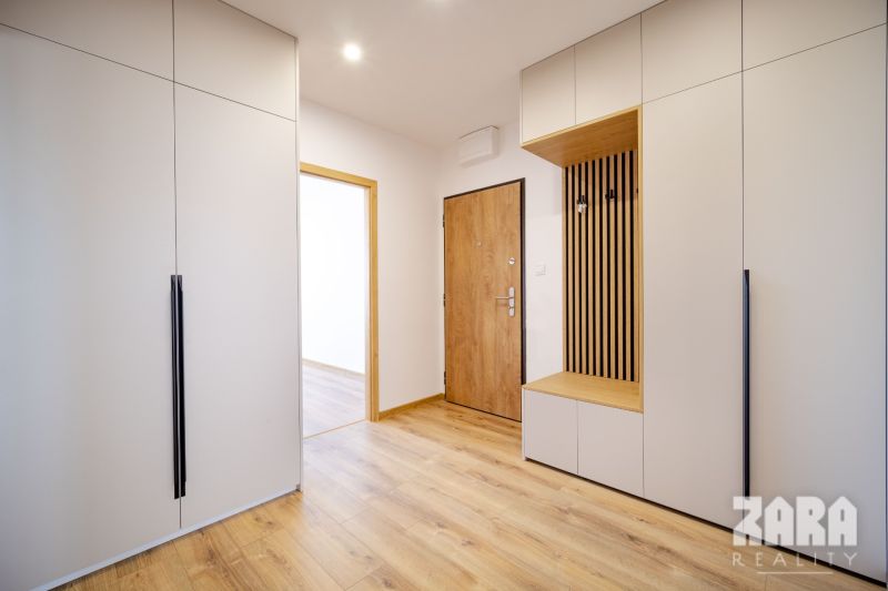 KVP ČORDÁKOVÁ - KLIMATIZOVANÝ 3 izbový byt, 70 m2 + loggia. KR